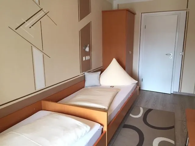 לינה וארוחת בוקר Wagner 3*