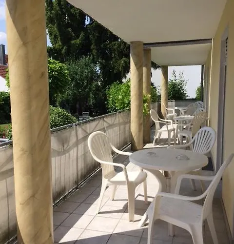 לינה וארוחת בוקר Wagner 3*